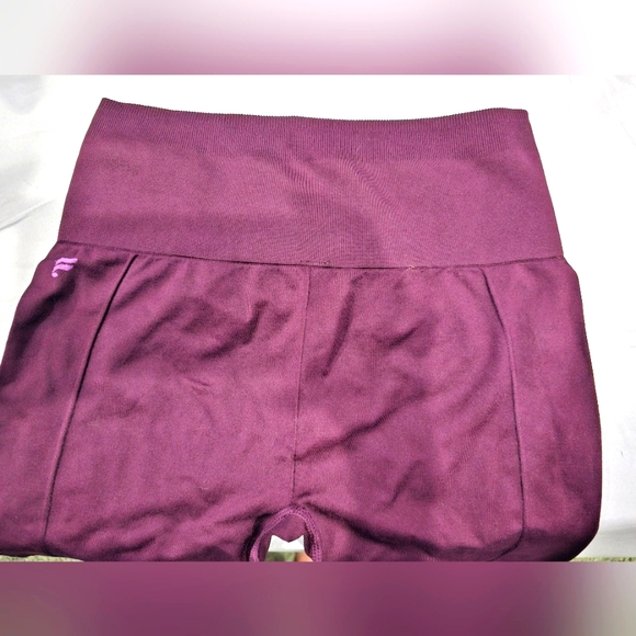 Fabletics leggings - Picture 3 of 3